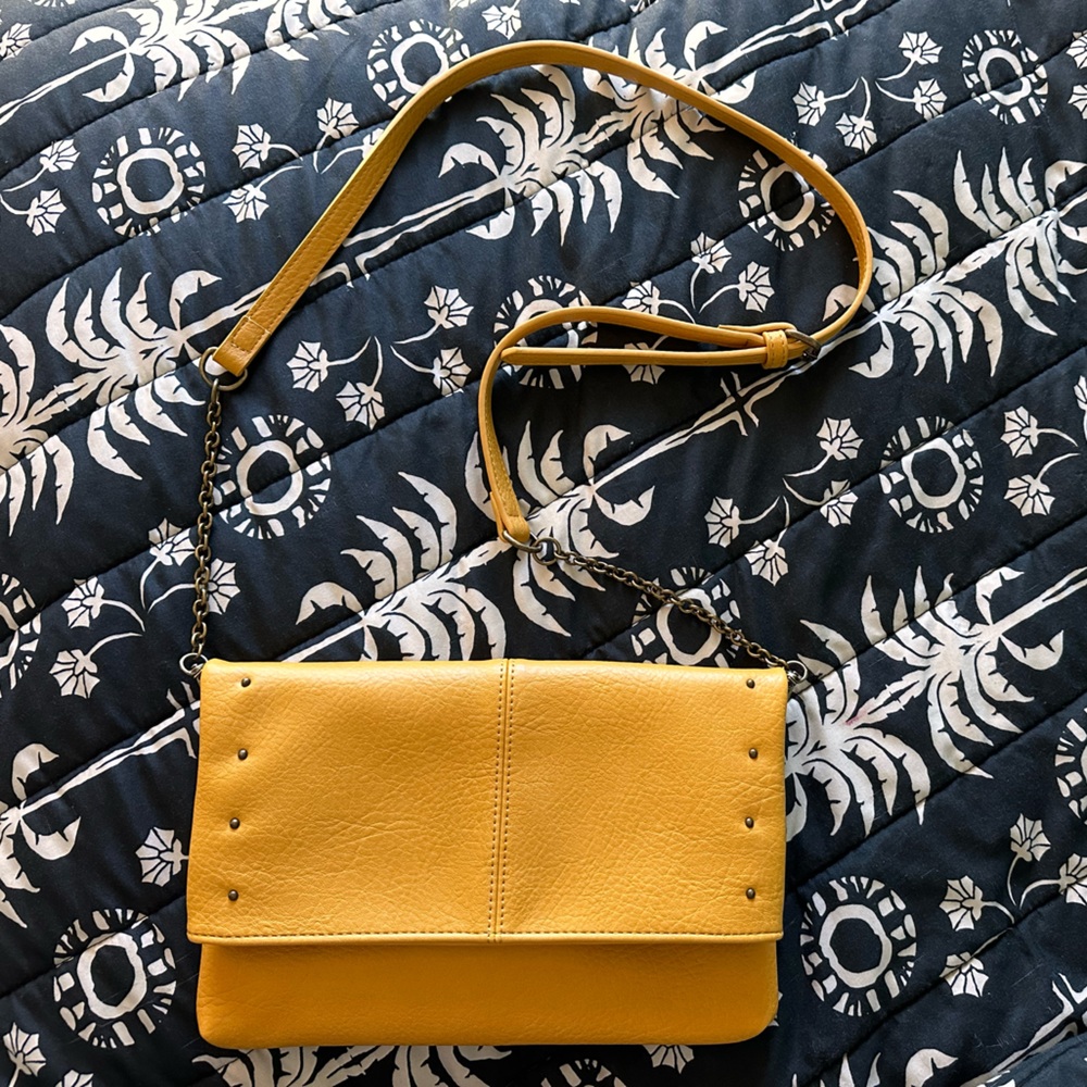 Market & Spruce yellow clutch